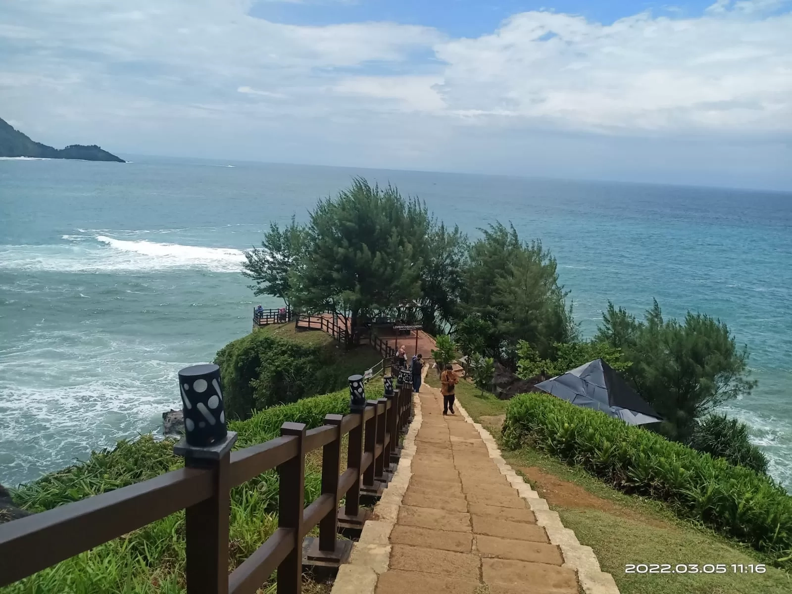 Intip 5 Keindahan Pantai Menganti, Eksotisme Pemandangan Ala Selandia Baru di Kebumen yang Wajib Dikunjungi