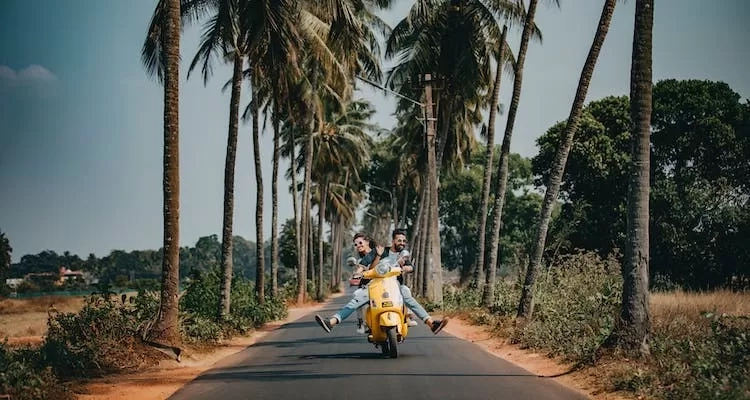 Penganut Work Life Balance! 5 Zodiak Ini Diketahui Hobi Melakukan Traveling