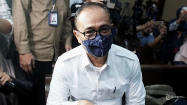 Divonis 14 Tahun Penjara, Rafael Alun Pikir-pikir Ajukan Banding