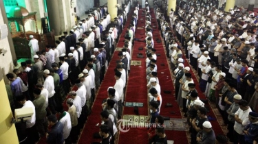 Doa Qunut Subuh: Tulisan Arab, Latin dan Artinya, Dibaca Setelah Ruku Rakaat Terakhir Shalat Subuh