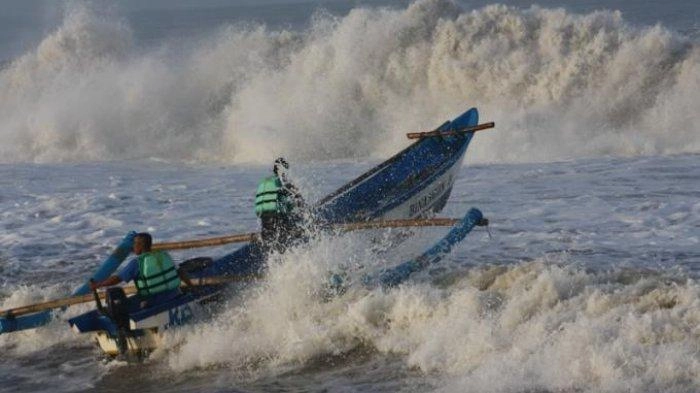 Peringatan Dini BMKG Gelombang Tinggi Hari Ini, 8 Januari 2024: di Laut Natuna Utara Capai 4 Meter