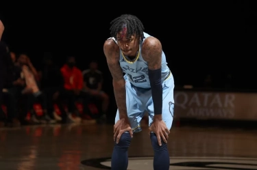 Selesaikan Skors 25 Laga, Ja Morant Harus Absen Lagi karena Cedera Bahu