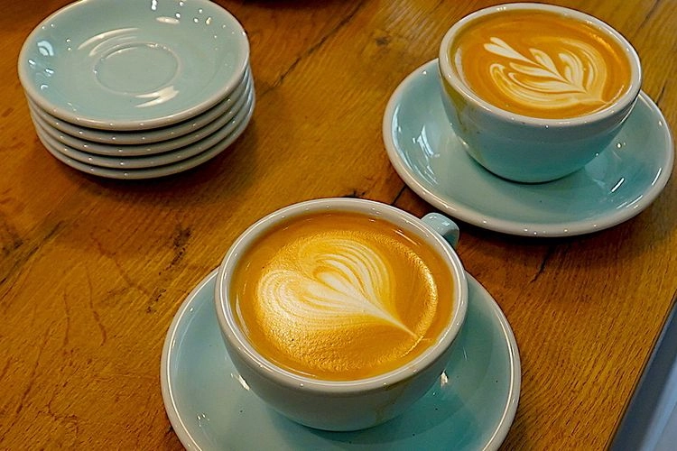 7 Cafe Dekat Stasiun Pondok Cina Buat Nongkrong dan Nugas