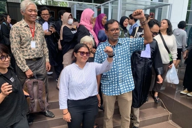 Merawat Demokrasi dari Putusan Bebas Haris Azhar dan Fatia