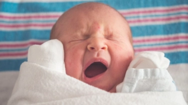 Tak Perlu Buru-Buru Beri Sufor, Bayi Menangis Bukan Berarti ASI Kurang
