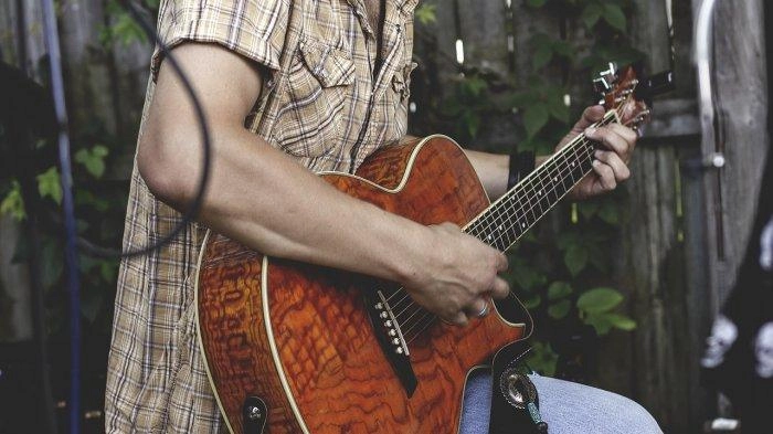 Chord Gitar Lagu Kukatakan dengan Indah - Peterpan: Tetapi Hatiku Selalu Meninggikanmu