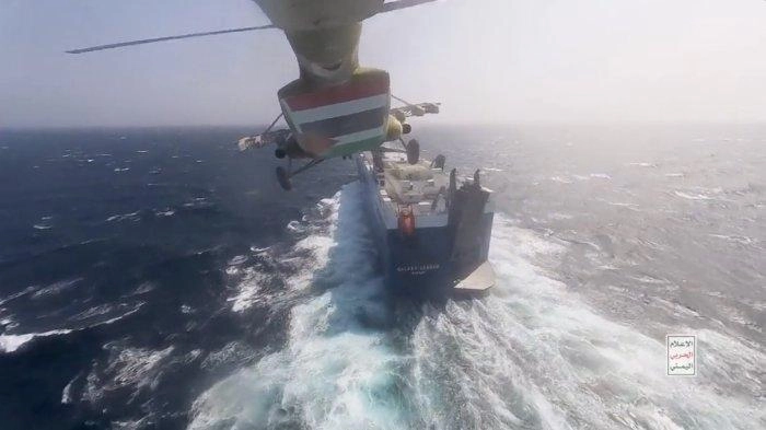 Milisi Houthi Melancarkan Serangan Terbesar di Laut Merah, Protes Terhadap Perang Israel di Gaza
