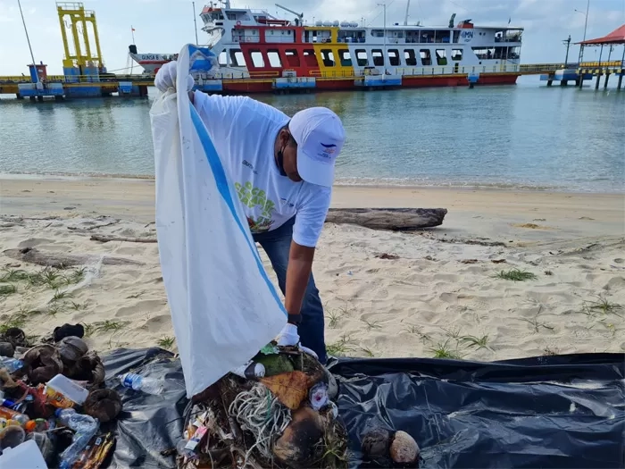 Langkah ASDP Reduksi Emisi Karbon Lewat Pengumpulan Sampah Plastik