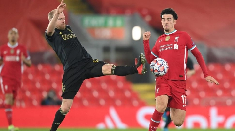 Hasil Piala Liga Inggris: Liverpool Comeback Taklukan Fulham 2-1 di Semifinal Leg 1