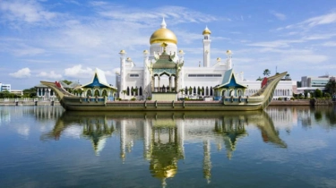 Sejarah dan Keistimewaan Masjid Sultan Omar Ali Saifuddin, Lokasi Akad Nikah Pangeran Mateen dan Anisha Rosnah