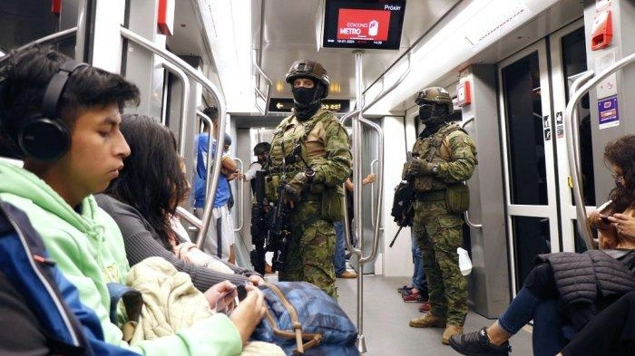 100 Penjaga Tahanan Disandera dan Geng Bersenjata Serbu Stasiun TV, Apa yang Terjadi di Ekuador?