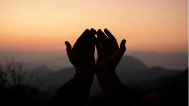 3 Doa Penenang Hati dalam Tulisan Arab, Latin dan Artinya