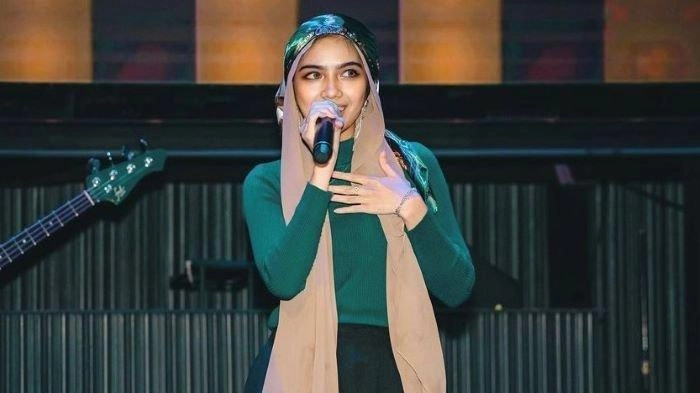 Maira Muthma Cerita Kebiasaannya Bertukar Outfit dengan Dua Saudaranya