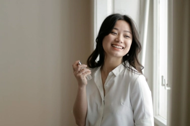 5 Rekomendasi Parfum Lokal Wanita yang Tahan Lama