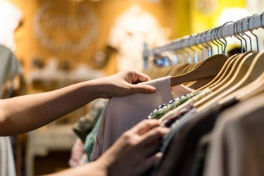 Item yang Sebaiknya Dipilih dan Dihindari Saat Thrifting