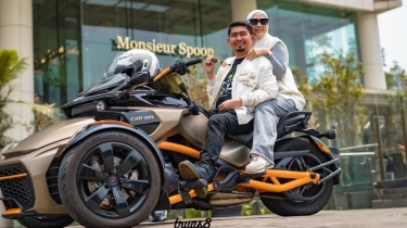 Koleksi Mobil Ustaz Solmed dan April Jasmine, Ternyata Ada yang Nunggak Pajak?