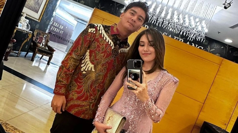 Setelah Enji Baskoro, Ayu Ting Ting Pernah Dikabarkan Menjalin Asmara dengan 5 Pria Ini