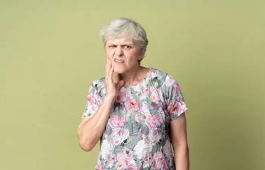 Kenali Masalah Penuaan pada Mulut, Serta Upaya untuk Menjaga Kesehatan Agar Tetap Sehat