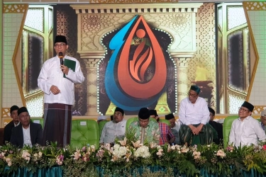 Anies-Cak Imin Hadiri Haul Kiai Bisri Syansuri di Jombang