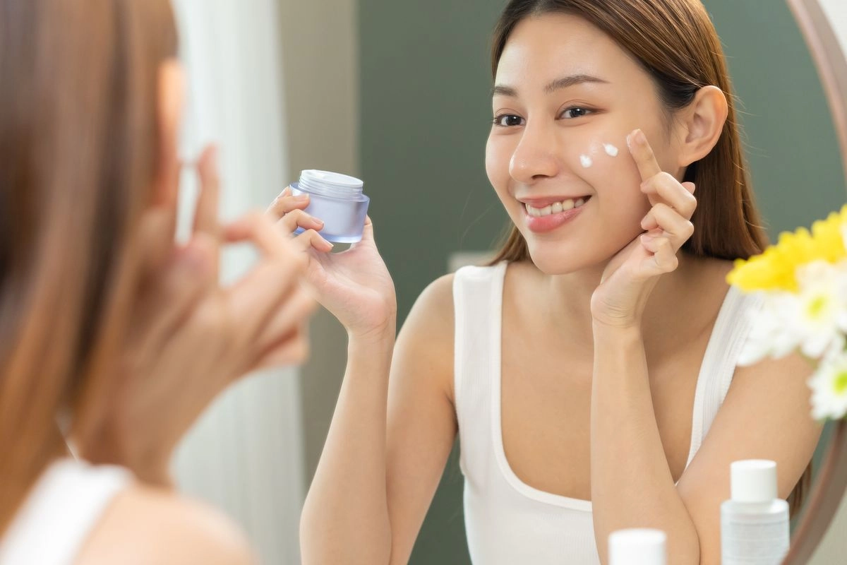 Beraktivitas Outdoor Jam 7 Pagi, Harus Pakai Sunscreen?