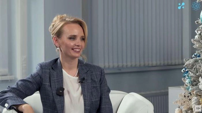 Jarang Terlihat, Putri Vladimir Putin Muncul di TV, tapi Tidak Singgung Nama Ayahnya