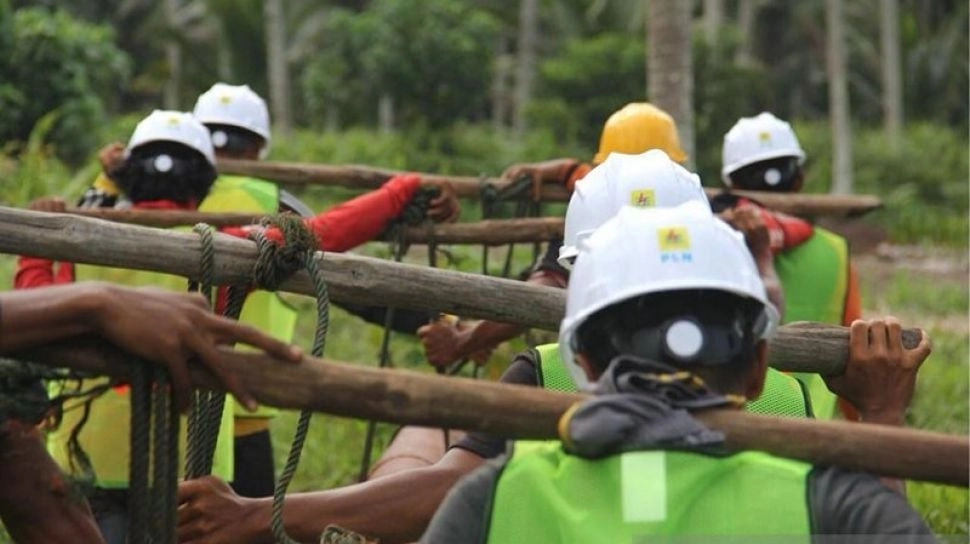 Biaya Pindahkan Tiang Listrik PLN, Ini Rincian dan Cara Pengajuannya