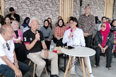 Bertemu Anak Muda Pubalingga, Ganjar Disuguhi Sulap hingga Dance
