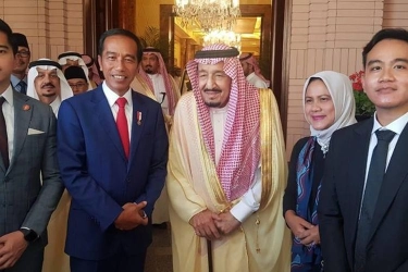 Jokowi dan Keluarganya Digugat ke PTUN Atas Dugaan Nepotisme