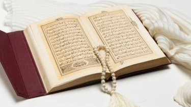 Adab Membaca Al Quran, Lengkap dengan Keutamaan dan Doanya