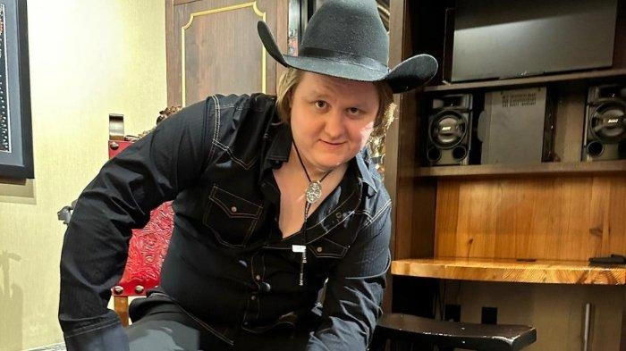 Chord Gitar dan Lirik Lagu Forget Me - Lewis Capaldi: I’m Not Ready To Let You Forget Me