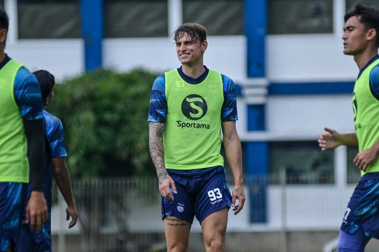 Cara Stefano Beltrame Manfaatkan Jeda Kompetisi di Persib