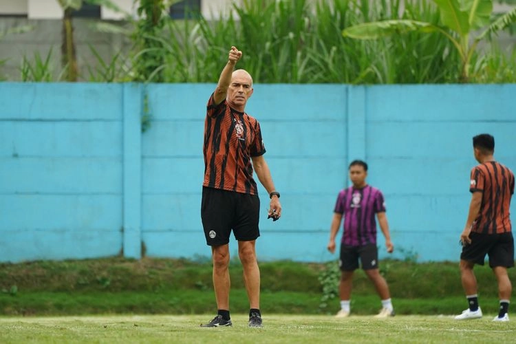Ingin Singo Edan Lebih Tangguh, Fernando Valente Lakukan Eksperimen
