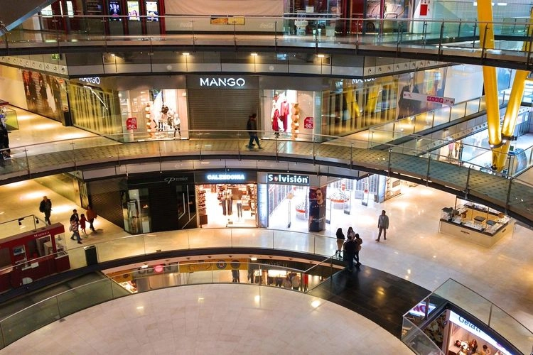 Mal Menengah Atas Favorit Warga Jabodetabek