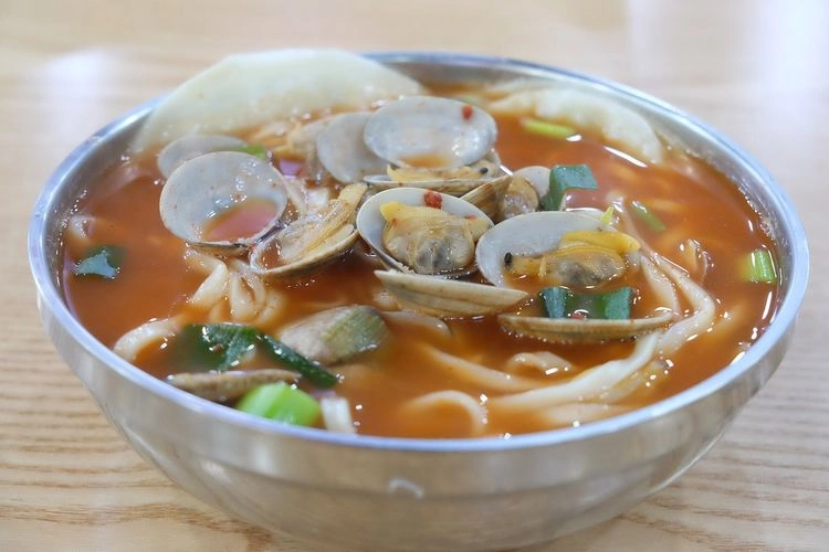 Resep Sup Delapan Bentuk, Makanan Berkuah Khas Imlek
