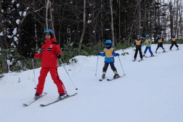 Resor Ski Lawan Pemanasan Global Dengan Timbun Salju