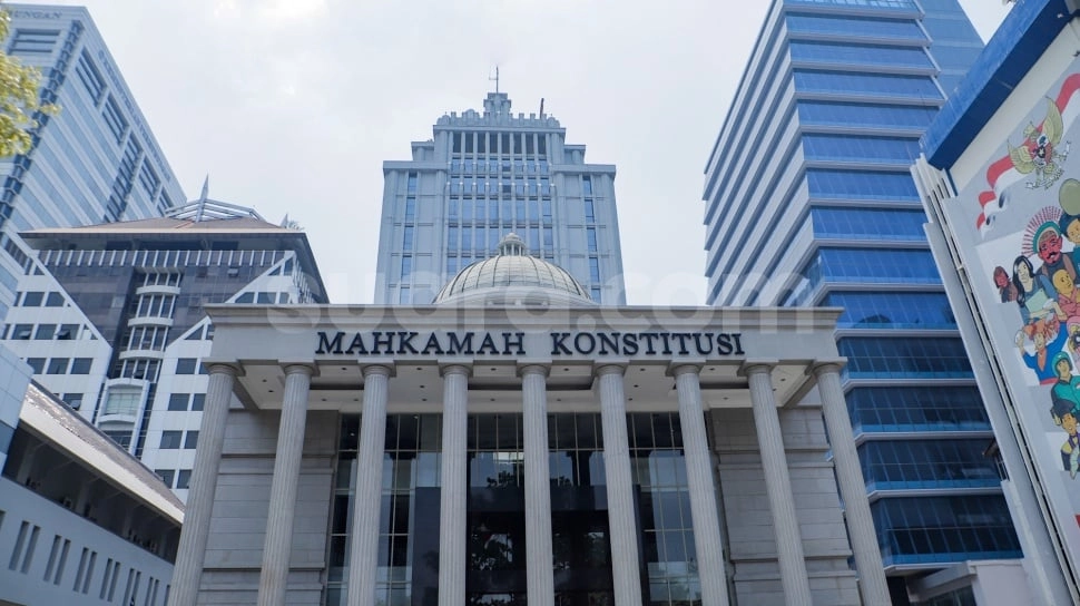 Siang Ini MK Bacakan Putusan Perkara Batas Usia Capres-Cawapres Yang Digugat Denny Indrayana Cs