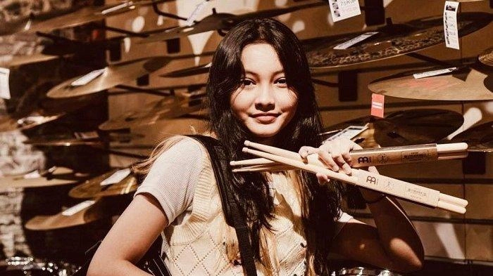 Dica Melo Berjanji Untuk Terus Berlatih Lebih Keras Agar Karirnya Sebagai Drummer Terus Berkembang