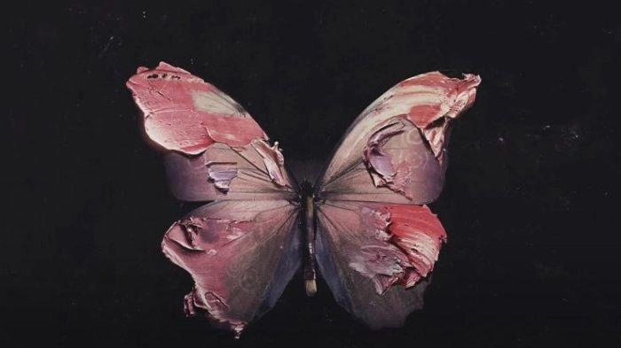 Lirik Lagu dan Terjemahan Silence - Before You Exit: Sat In Silence