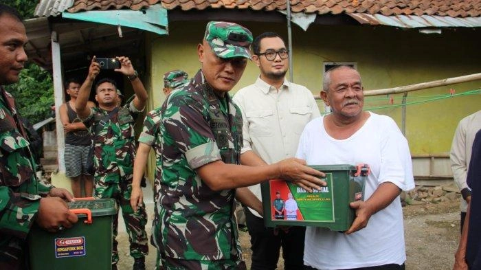 Wakili Panglima TNI, Pangdam III Siliwangi Distribusikan Bantuan ke Korban Gempa Sumedang