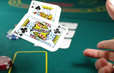 5 Permainan Kartu Remi yang Seru, Cocok Untuk Ide Nongkrong!