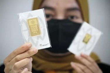 Harga Emas Antam Anjlok Rp 13.000 jadi Rp 1.121.000 Per Gram Pada Hari Ini