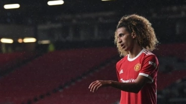 Sevilla Resmi Boyong Hannibal Mejbri dari Manchester United