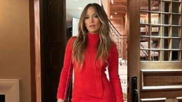 Lirik Lagu dan Terjemahan Can't Get Enough - Jennifer Lopez: You Know I Can’t Get Enough