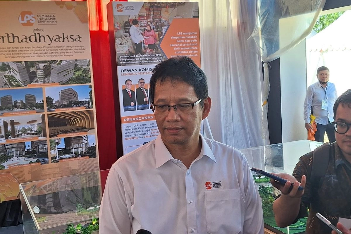Fenomena ''Makan Tabungan'' dan Simpanan Masyarakat yang Melandai