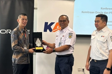 Tingkatkan Layanan, KAI Gandeng Oracle untuk Kelola Data Center