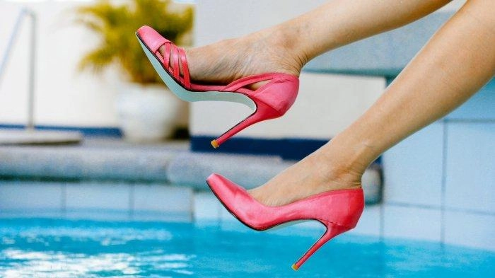 Di Balik Penampilan Cantik Sepatu Hak Tinggi, Ini 4 Dampaknya Jika Memakainya Dalam  Jangka Panjang 