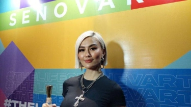 Lirik Lagu dan Terjemahan F Yo Love Song - Agnez Mo: So Now I'm Saying Fuck Your Love Song