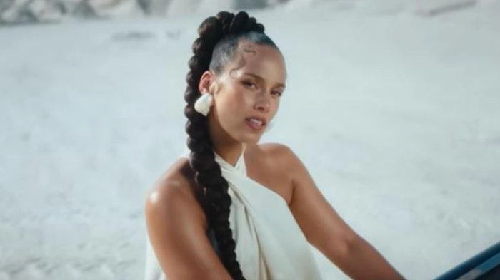 Lirik Lagu Lifeline - Alicia Keys, Lengkap dengan Terjemahannya