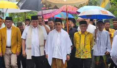 Sowan ke Ponpes Al Falah Nagreg, Airlangga dan Ridwan Kamil Luncurkan 'Gibran'