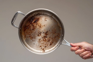 2 Cara Bersihkan Noda di Wajan Stainless Steel, Tampak Seperti Baru 